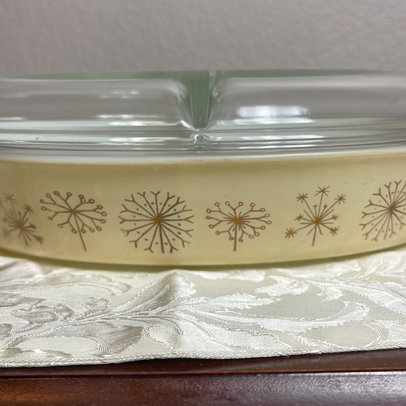 Pyrex Vintage Dandelion Gold & Cream Divided Dish With Lid - Picture 4 of 16